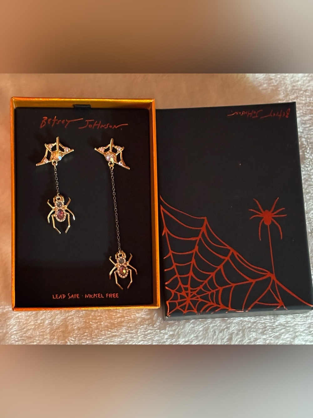 Betsey Johnson Rhinestone Spider Mismatch Linear Earrings NIB Halloween Bling - Picture 2 of 5